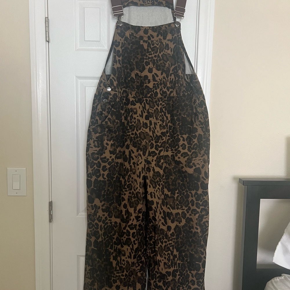 Leopard Print Overalls - Picture 3 of 11